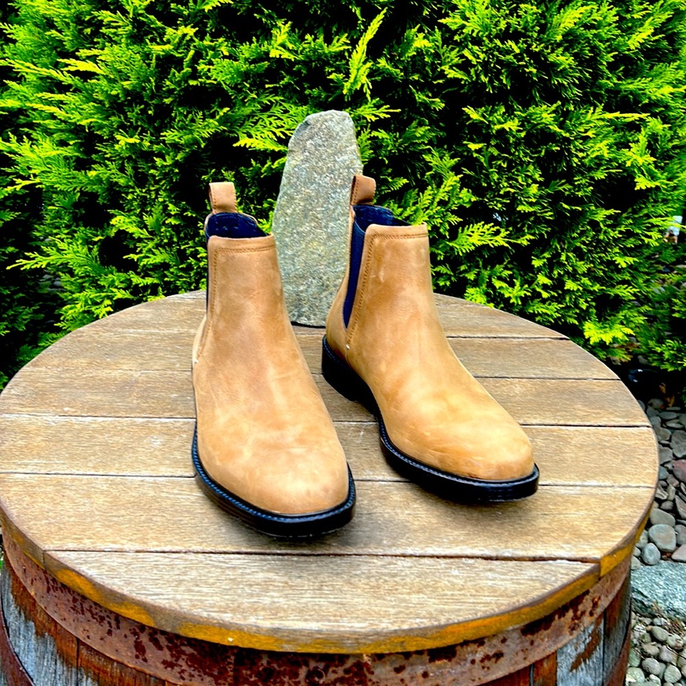 Men’s Cole Haan Original Grand Chelsea Style Boot size 8.5